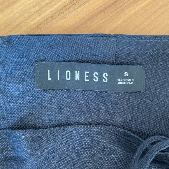 Lioness Mini Skirt - Picture 5 of 6